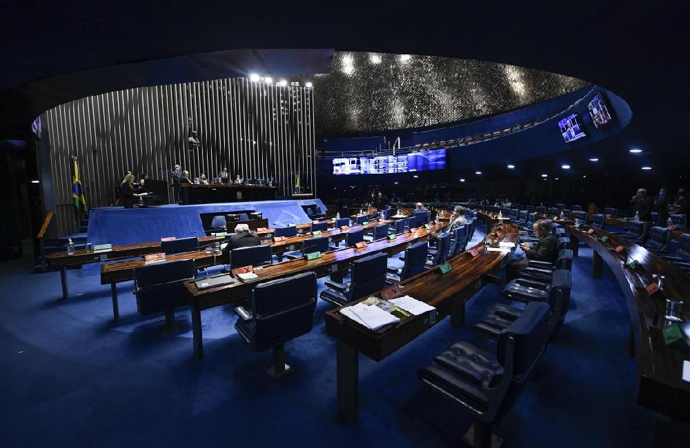 CONGRESSO PROMULGA EMENDA CONSTITUCIONAL QUE FIXA PISO SALARIAL DA ENFERMAGEM