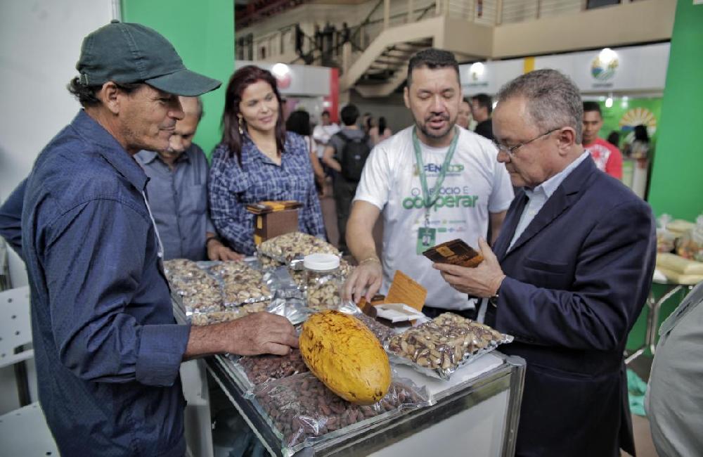 SENADOR ZEQUINHA MARINHO E INDÚSTRIAS DO CACAU TRABALHAM PARA FORTALECER A PRODUÇÃO NO PARÁ